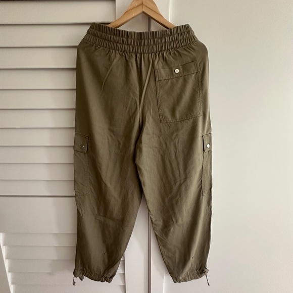 Athleta Celestial High-Rise Utility Cargo Pant - EUC - Picture 9 of 11